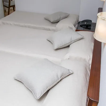 Brisa Hotel *